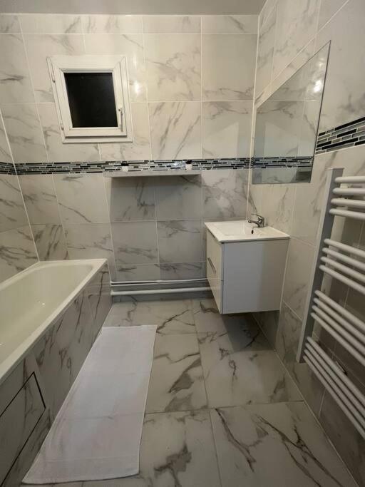 Appartement Luxueux 70M2, 2 Chambres อาร์ฌ็องเตย ภายนอก รูปภาพ